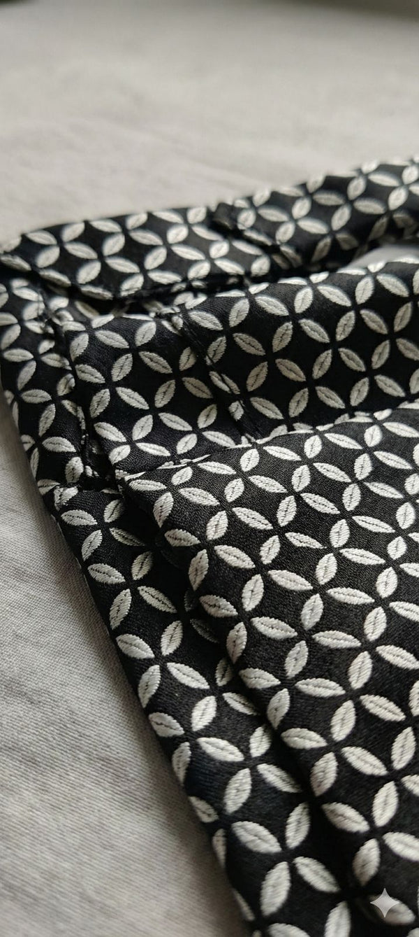 Black & White Ready to Use Tie – Easy Wear Formal Accessory for Boys