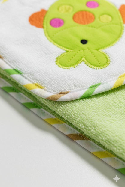 Green Baby Hooded Towel Wrap with Cute Fish patchwork Hood – Soft & Absorbent