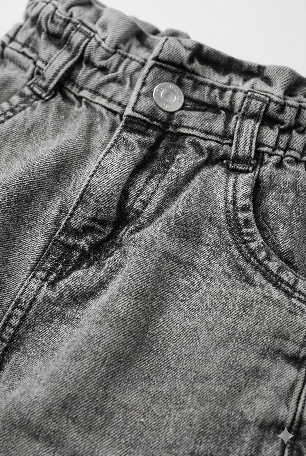 Grey Washed Cargo Denim Jeans – Relaxed Fit Utility Style Pants