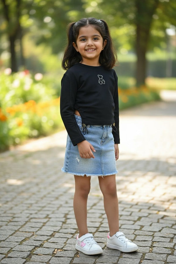 Black Long Sleeve Crop Top – Stylish Stretch Fit Top