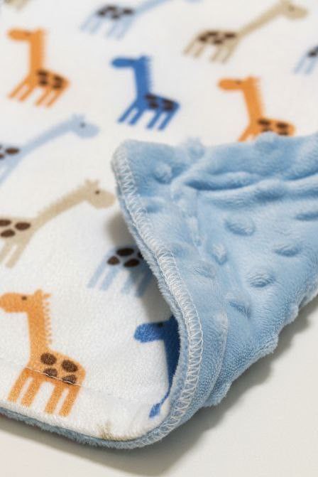 Blue and White Girraffe Ultra-Soft Infant Blanket – Cozy & Gentle for Newborns